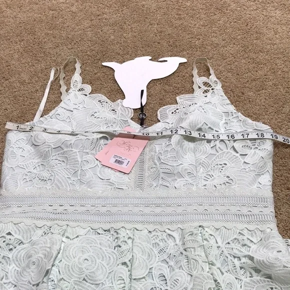 knee length dresses for ladies White | Sleeveless Lace Applique Midi Dress